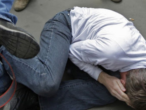 В Авдеевке полицейские задержали трех подозреваемых в совершении разбойного нападения