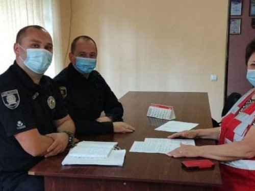  Авдіївські поліцейські підписали Меморандум про співпрацю з Організацією Товариства Червоного Хреста України 