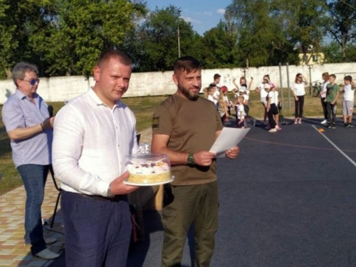 В День физической культуры и спорта в Авдеевке наградили спортсменов и активистов 