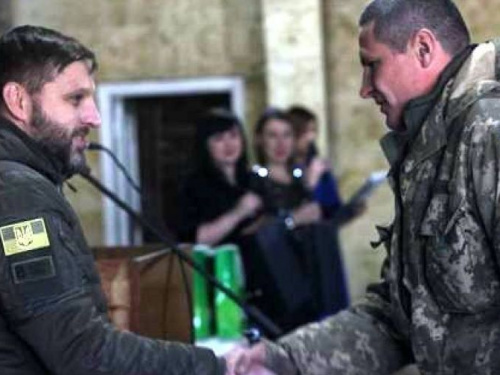 В Авдеевке военнослужащих поздравили с профессиональным праздником