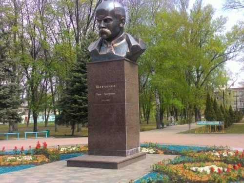 Авдеевка расцвела благодаря коммунальщикам: фотофакт