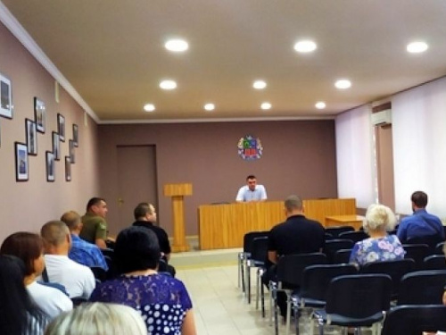 Рабочую неделю ВГА начала с обсуждения подготовки школ к новому учебному году