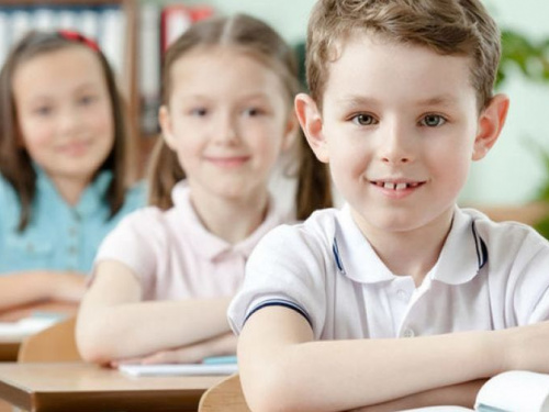 Родителям авдеевских первоклассников: прием документов продлен