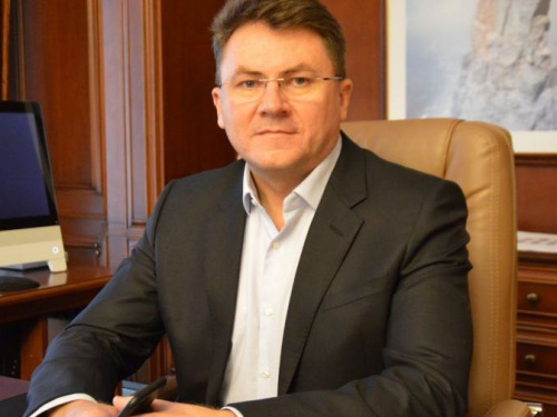 Гендиректор АКХЗ Виталий Литовка поздравил заводчан с Днем рождения предприятия