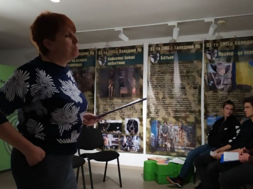 В Авдіївці підлітки дискутували про цінності української молоді (ФОТО)