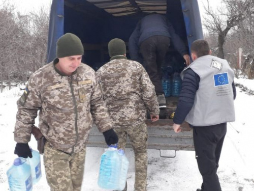Авдеевские «симики» доставляли продукты и воду, а также обеспечивали важное сопровождение (ФОТО)