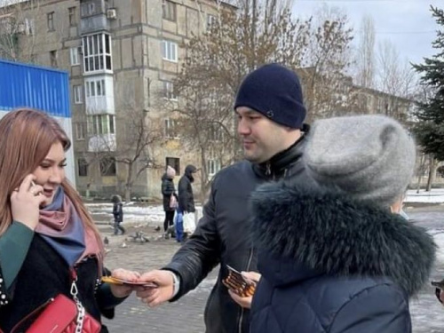 В Авдіївці провели вуличну акцію до свята весни
