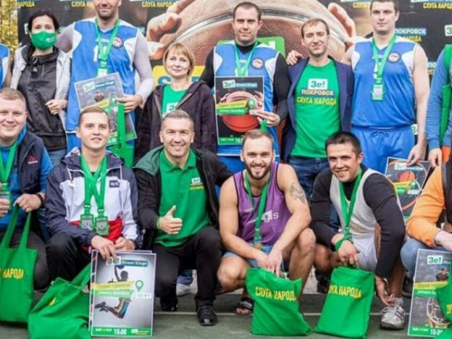 Авдеевский "Коксохимик" взял "золото" на турнире по стритболу в Покровске