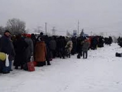 Одиннадцать человек "завернули" на донбасских КПВВ  за сутки