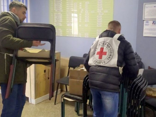 Авдіївським медикам доставили гуманітарну допомогу від Червоного Хреста