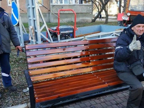 Комфортно та стильно: в Авдіївці завершено оновлення міської зони відпочинку