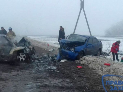 Жуткое ДТП произошло под КПВВ "Марьинка": погибли пять человек