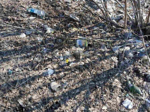 Безвідповідальні авдіївці роблять із міста смітник