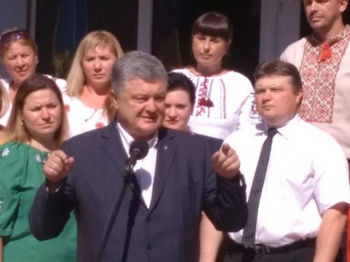 Порошенко: “Авдеевка должна быть символом перемен” 