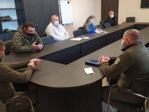 В Авдіївці керівництво міста обговорило роботу місцевого ринку в «червоній зоні»