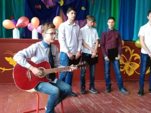 В Авдеевке студенты профтехучилища мечтают о комнате отдыха и музыкальном оборудовании (ФОТО