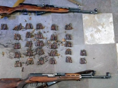 Житель Авдеевки сдал оружие