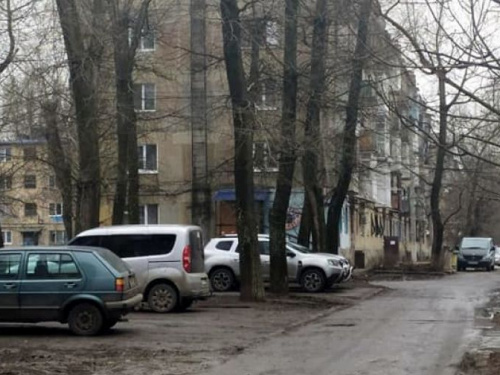 КП «СЄЗ» вирішує проблеми хаотичних прибудинкових парковок