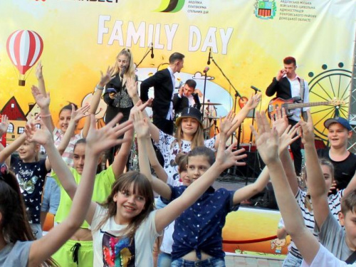 Мнение авдеевцев о первом семейном празднике Family day: грандиозно, круто, весело! (ВИДЕО)
