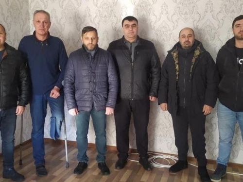 В Авдіївці громада допомогла місцевому афганцю відновити вщент зруйноване житло
