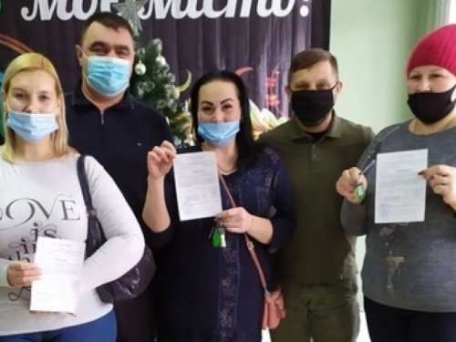 В Авдеевке семьи ВПЛ получили ключи от квартир