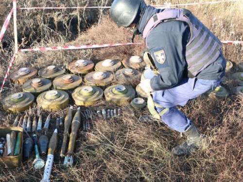 Спасатели обезвредили в Донецкой области 47 взрывоопасных предметов за сутки