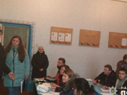 В Авдеевке учащимся напомнили об их правах и обязанностях