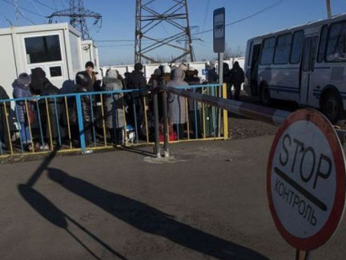 Пограничники вчера не пропустили 16 человек через КПВВ на Донбассе