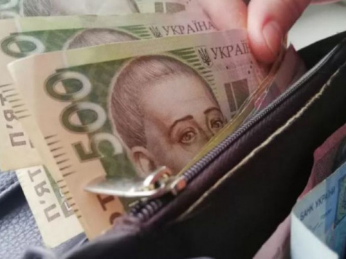 Зарплаты бюджетников в Украине вырастут на 1000 грн