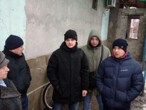 Ещё один шаг к запуску: в Авдеевке обследуют газопровод в частном секторе (ФОТОФАКТ)