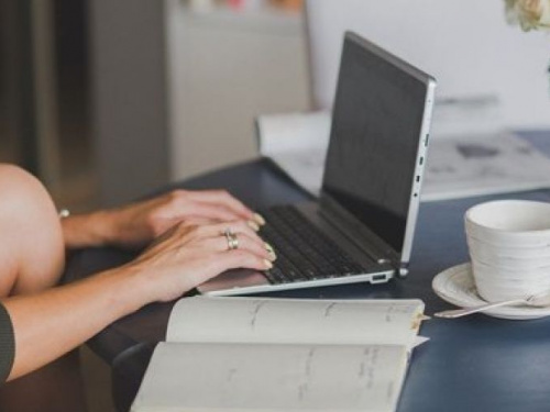 МОЗ призывает переводить сотрудников на удаленку