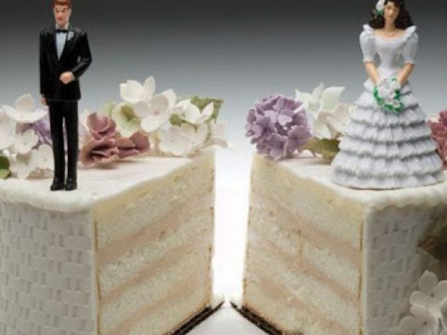 Жители Авдеевки почти в два раза чаще разводились, чем сочетались браком