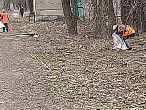 Комунальники очистили від сміття "тропу здоров’я"
