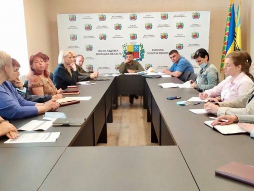 В Авдеевке впервые для выпускников устроят общегородской праздник