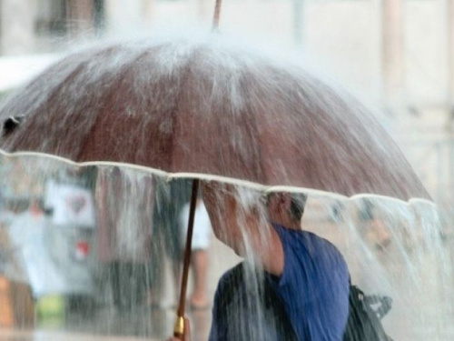 Сегодня в Авдеевке ожидают грозу и шквальный ветер