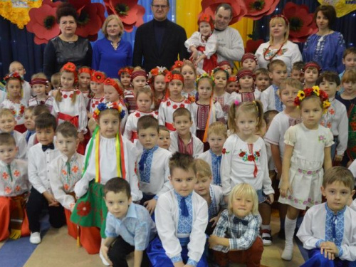 Народный депутат Муса Магомедов приехал на праздник к воспитанникам "Малыша" (ФОТО)