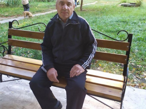 При поддержке АКХЗ жители авдеевских многоэтажек продолжают преображать придомовую территорию (ФОТО и ВИДЕО)