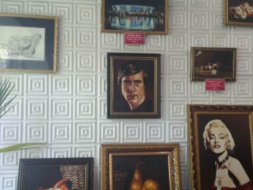 В Авдеевке работает выставка картин местного художника (ФОТО)