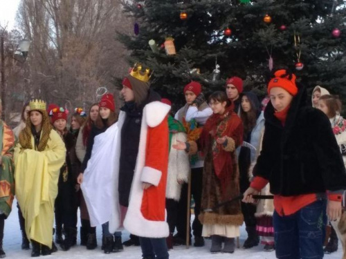 В Авдіївці вертепували майбутніі лідери з усієї країни (ФОТО)