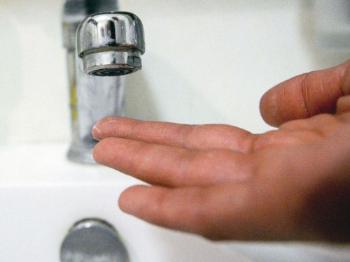 В Авдіївці продовжують ліквідовувати порив водогону 