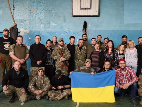 Артисти завітали до поліцейських в Авдіївці (ФОТО)