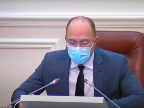 В Украине сократят почти половину чиновников в областных и районных администрациях