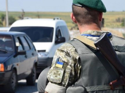 КПВВ и блокпосты на Донбассе: за сутки почти три десятка человек не пропустили, еще шесть – задержали