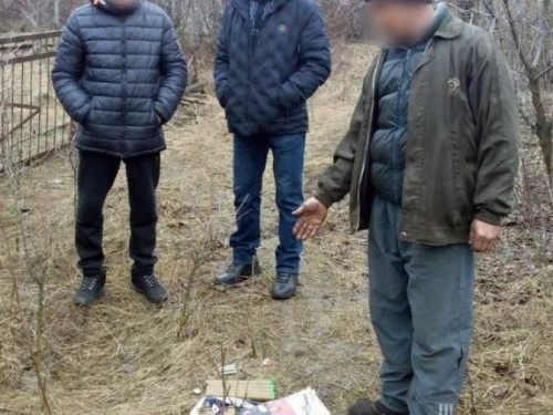 Полицейские из состава ООС провели отработку прифронтовой Авдеевки