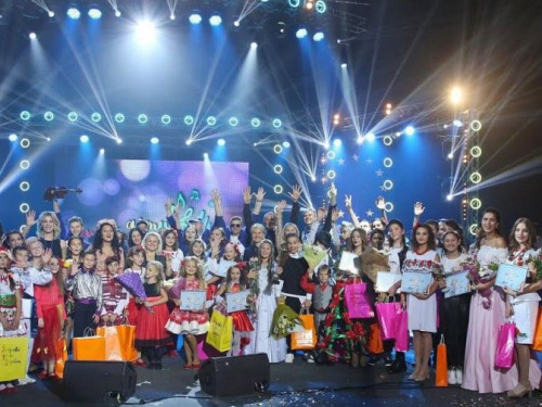 На Донетчине стартовал региональный конкурс детского творчества «Яркие дети Украины»
