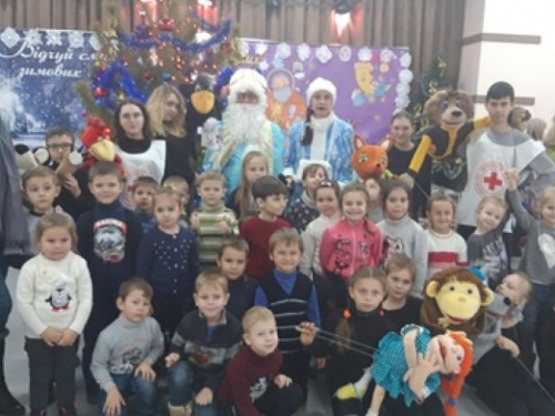 До маленьких мешканців Авдіївки завітав Святий Миколай (ФОТО)