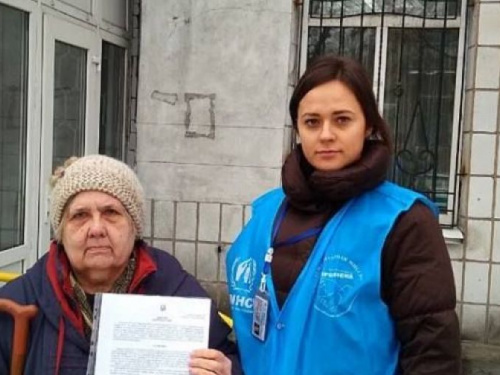 Переселенке, проживающей в Авдеевке, оказали помощь