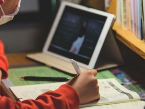 В МОН объяснили, где местным властям взять деньги на дистанционное обучение в школах