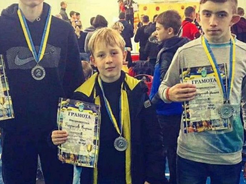 Авдеевцы добыли серебро (ФОТО)