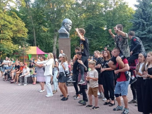 В Авдеевке прошел фестиваль уличной музыки «Кінець липня»